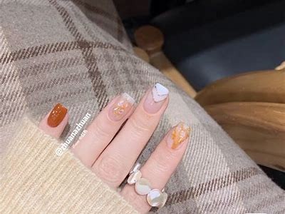 《探索甜蜜：蜜桃的美味与健康之旅》