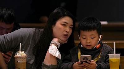探索成年用户专属的抖音App入口，享受无限精彩内容！