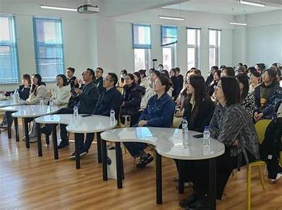 精彩福利院访谈，展现温暖关爱与感人故事！